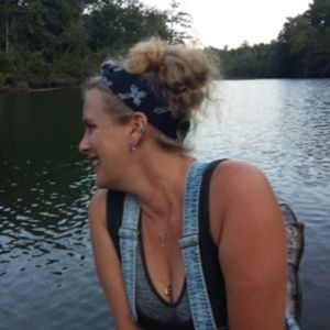 Meet your Posher, Crystal